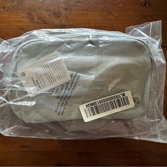 Lululemon belt bag - Picture 2 of 2